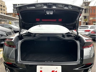 ASTON MARTIN DB11 - 8