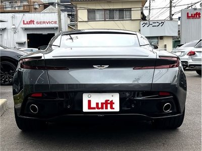 ASTON MARTIN DB11 - 5