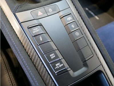 PORSCHE 718 CAYMAN - 10