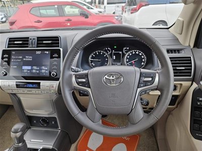 TOYOTA LAND CRUISER PRADO - 6