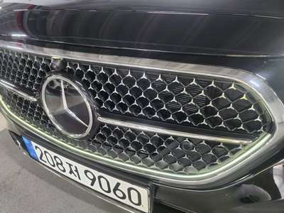 MERCEDES-BENZ E-CLASS - 9