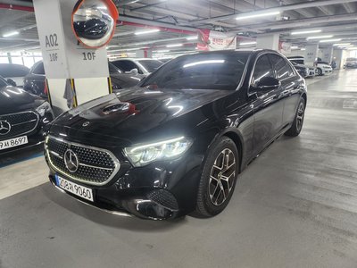 MERCEDES-BENZ E-CLASS - 1