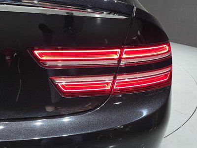 GENESIS G80 (RG3) - 10