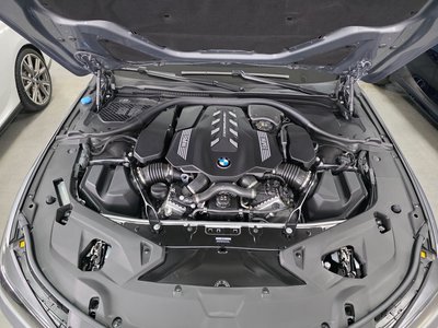 BMW 8 SERIES - 6