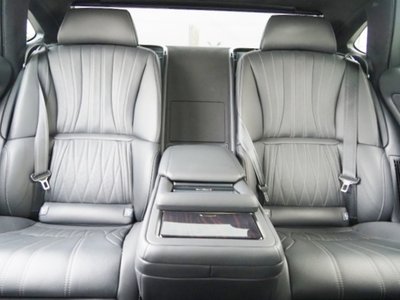 2021 Lexus LS — миниатюра 24