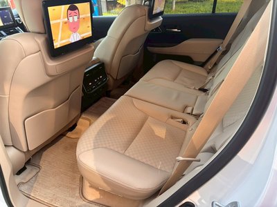 صورة مصغرة 24 لـ 2023 Toyota LAND CRUISER 300