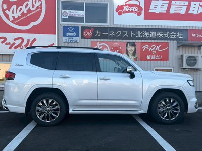 TOYOTA LAND CRUISER 300 - 4