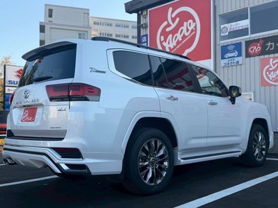 TOYOTA LAND CRUISER 300 - 5