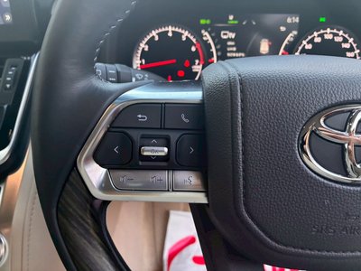 صورة مصغرة 12 لـ 2023 Toyota LAND CRUISER 300