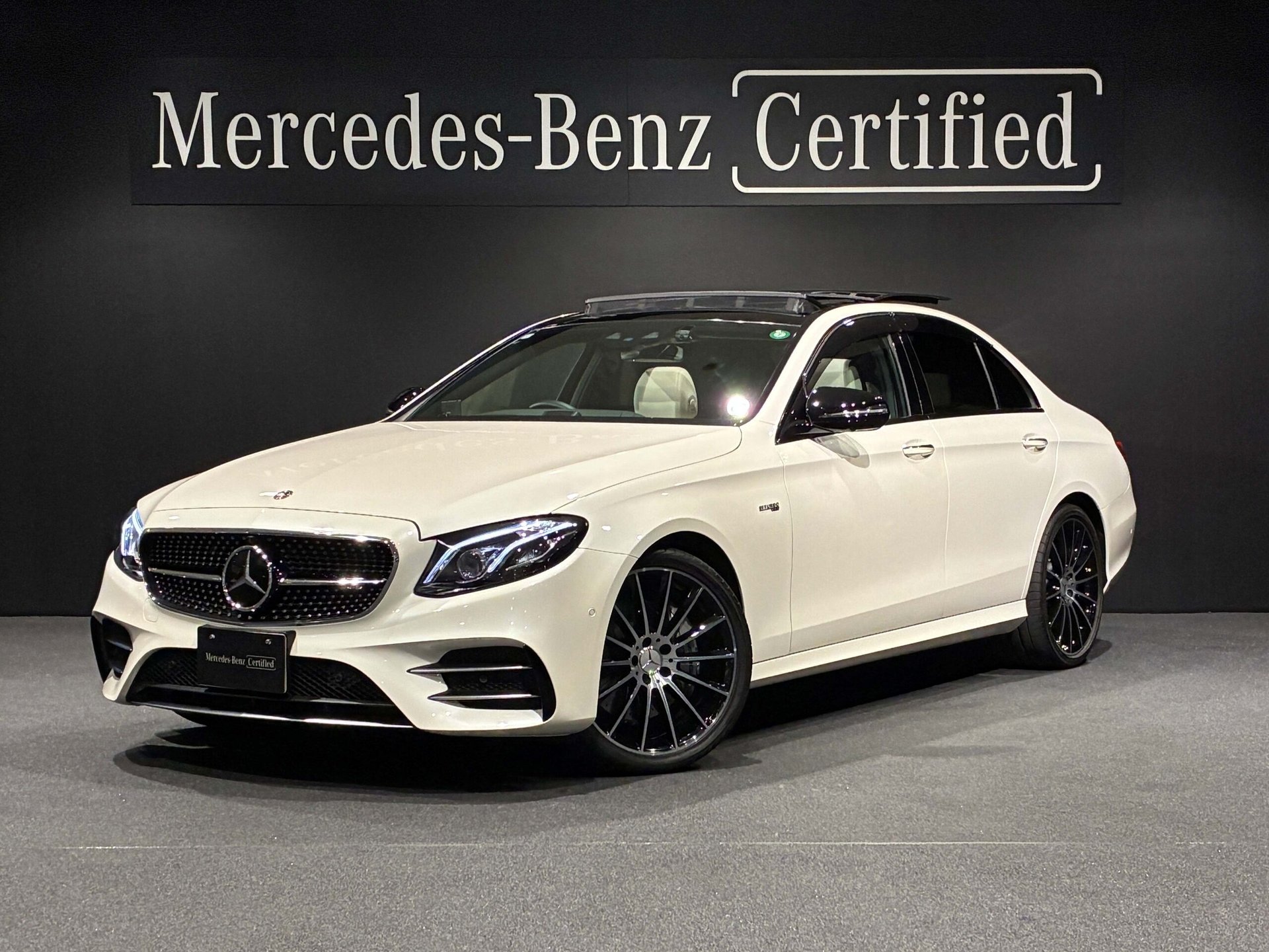 MERCEDES-BENZ E-CLASS AMG - View 1