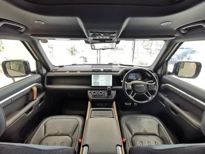 2023 LAND Rover DEFENDER — фото 4
