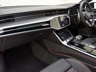 2025 AUDI RS6 AVANT photo 10