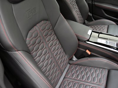 2025 AUDI RS6 AVANT — миниатюра 11