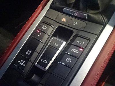 صورة مصغرة 30 لـ 2020 Porsche 718 SPYDER