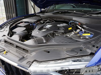 صورة 9 لـ 2022 Maserati LEVANTE