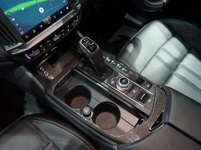 صورة 43 لـ 2022 Maserati LEVANTE