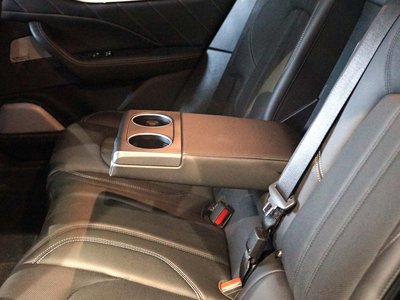 صورة 34 لـ 2022 Maserati LEVANTE