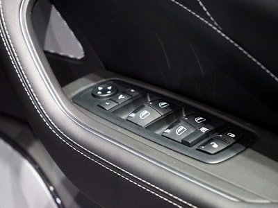 صورة 23 لـ 2022 Maserati LEVANTE