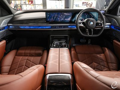 BMW 7 SERIES - 2