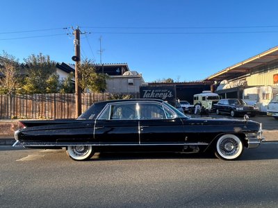 CADILLAC FLEETWOOD - 8