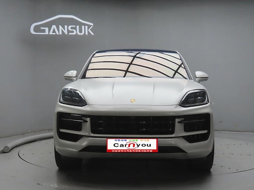 PORSCHE CAYENNE - View 1