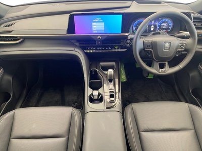 TOYOTA CROWN SPORT - 2