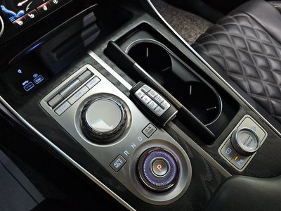 2023 Genesis GV80 photo 9