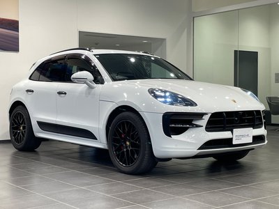 PORSCHE MACAN - 4