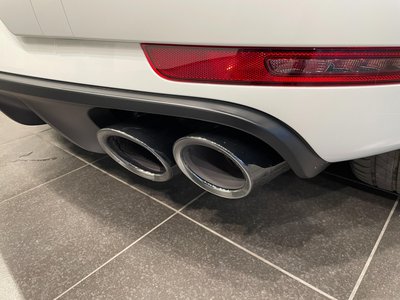 PORSCHE MACAN - 9