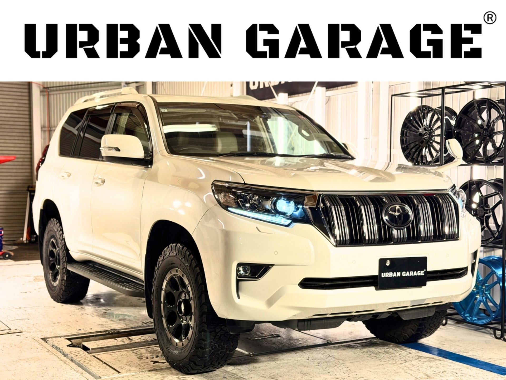 TOYOTA LAND CRUISER PRADO - View 1