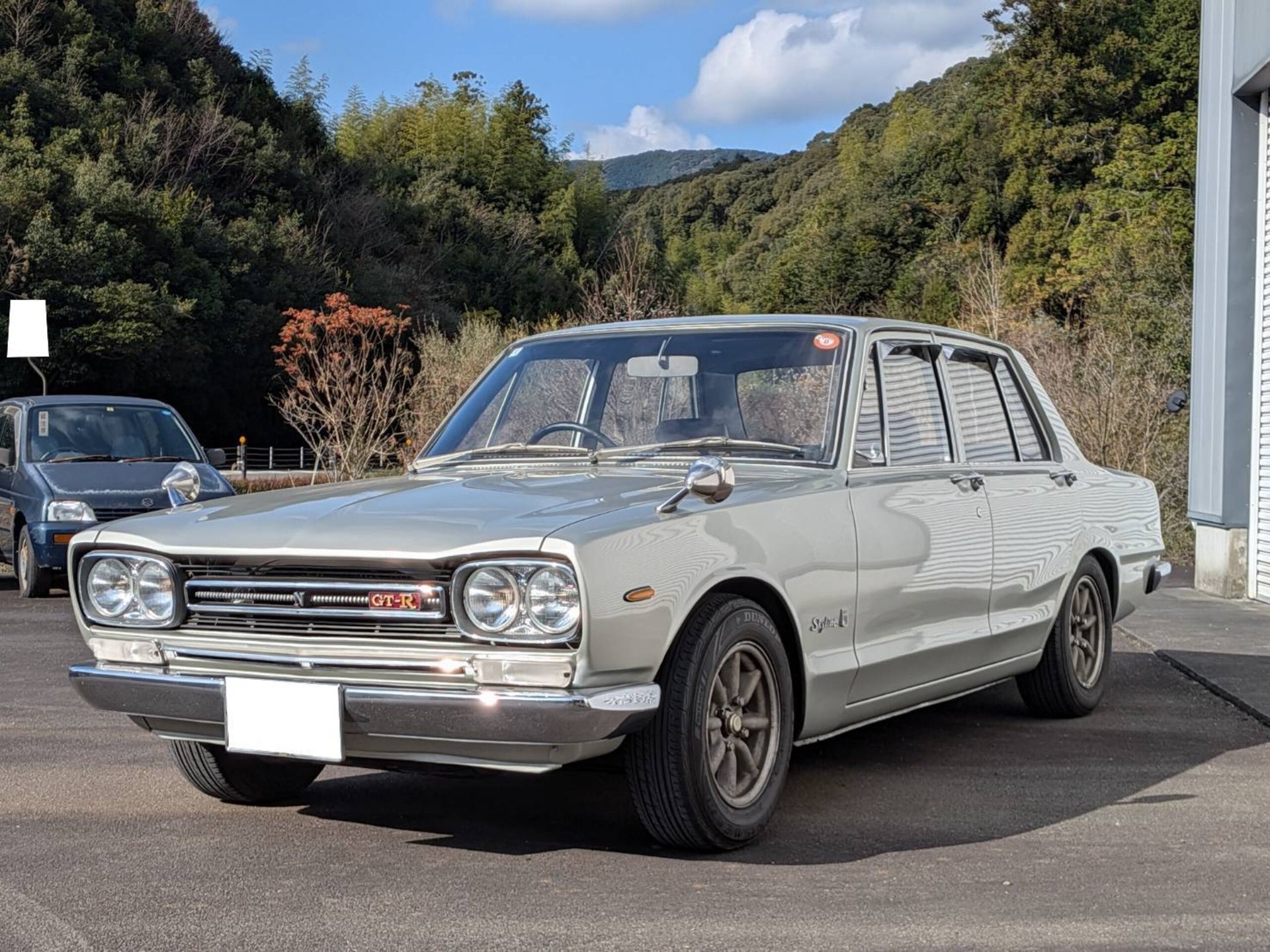 NISSAN SKYLINE GT-R - View 1