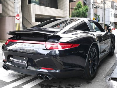 PORSCHE 911 - 9