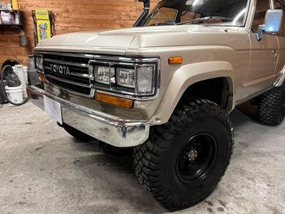 TOYOTA LAND CRUISER 60 - 7