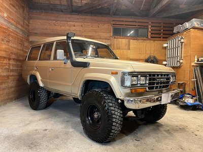 TOYOTA LAND CRUISER 60 - 6