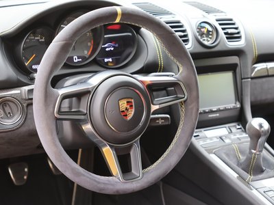 صورة 5 لـ 2016 Porsche CAYMAN