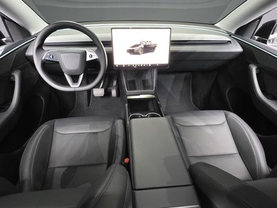 TESLA MODEL Y - 5