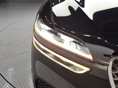 صورة 9 لـ 2023 Genesis GV70