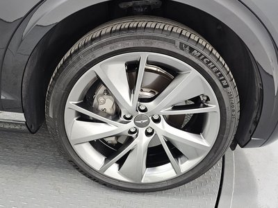 صورة 8 لـ 2023 Genesis GV70