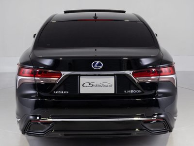 2017 Lexus LS — миниатюра 16