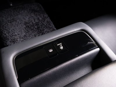 2017 Lexus LS — миниатюра 41