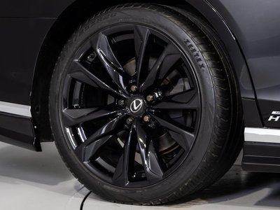 2017 Lexus LS — миниатюра 25
