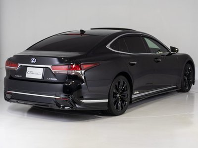 2017 Lexus LS — миниатюра 19