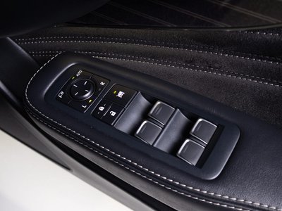 2017 Lexus LS — миниатюра 45