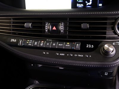 2017 Lexus LS — миниатюра 43