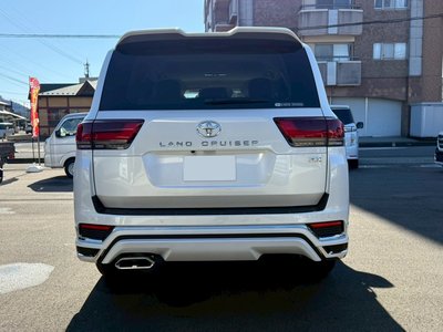 TOYOTA LAND CRUISER 300 - 9