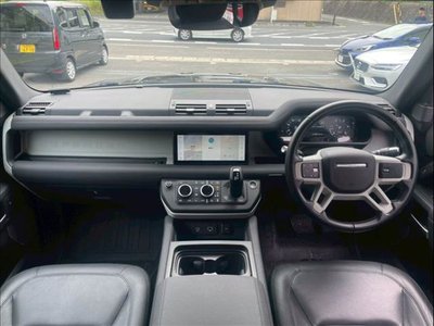 LAND ROVER DEFENDER - 3