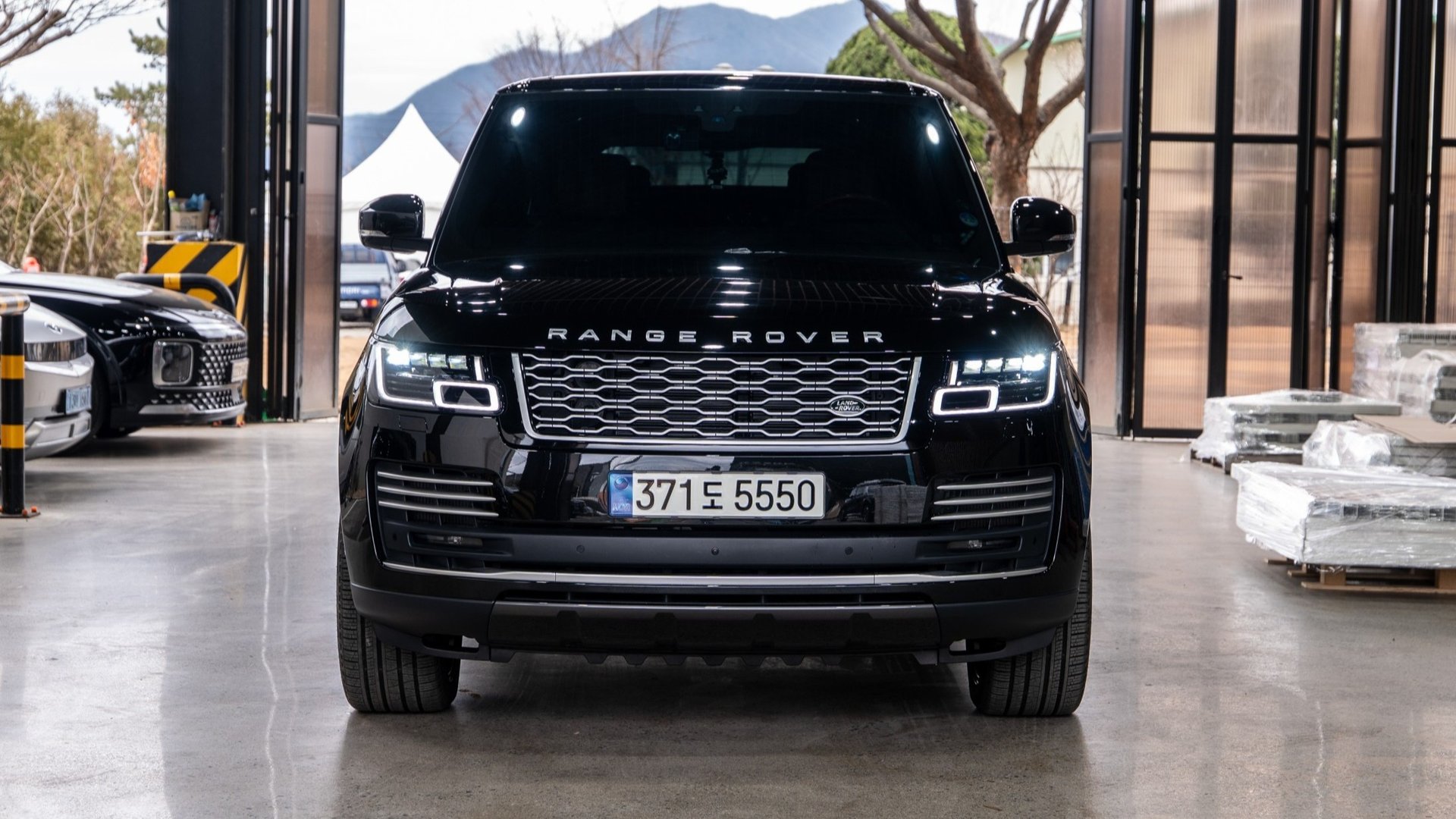 LAND ROVER RANGE ROVER - View 1