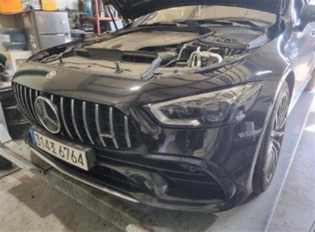 MERCEDES-BENZ GT AMG - View 1