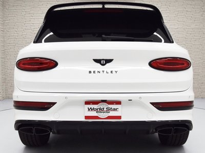 2023 Bentley BENTAYGA photo 4