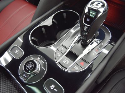 صورة مصغرة 16 لـ 2023 Bentley BENTAYGA